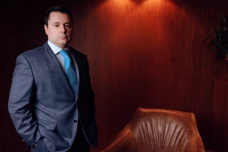 Dr. Gleison Machado Schütz